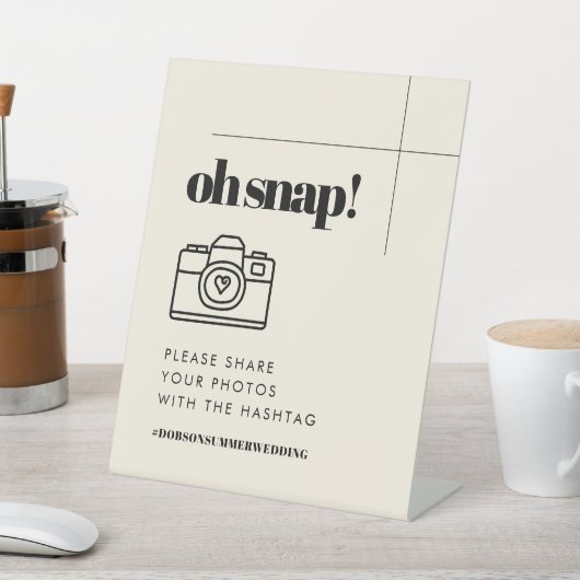 Eenvoudige elegante & chique Oh Snap bruiloft Hash Reclamebord Met Voetstuk (Insitu)