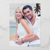 Eenvoudige Elegante Confetti Foto Bruiloft Goud Folie Uitnodiging (Achterkant)