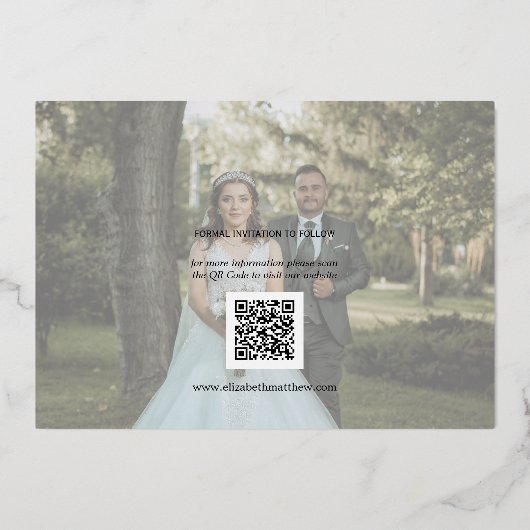 Eenvoudige Elegante Foto Bruiloft Save The Date Folie Uitnodiging (Achterkant)