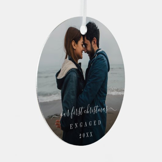 Eenvoudige elegante foto van ons eerste kerstfeest metalen ornament (Voorkant Rechts)