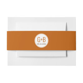 Eenvoudige elegante gebrande oranje initialen brui uitnodigingen wikkel