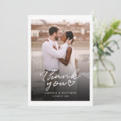 Eenvoudige elegante handgeschreven foto bruiloft bedankkaart (Staand voorkant)