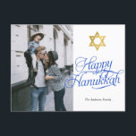 Eenvoudige elegante Happy Hanukkah familiefoto Briefkaart<br><div class="desc">Eenvoudig elegant Happy Hanukkah familiefoto-Briefkaart</div>