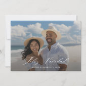 Eenvoudige Elegante Koppel Foto Feliz Navidad Kaar Feestdagenkaart (Voorkant)