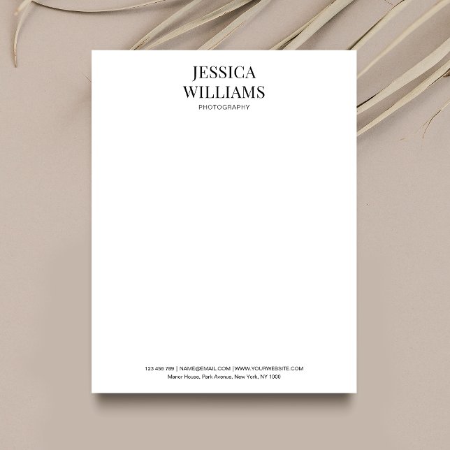 Eenvoudige elegante minimalistische bedrijfsnaam briefhoofd (Embrace the minimalistic elegance with this black and white letterhead design)