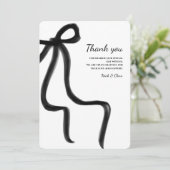 Eenvoudige elegante minimalistische zwarte strik bedankkaart (Staand voorkant)