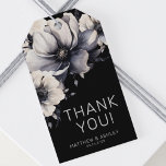 Eenvoudige elegante moderne zwarte bloemenbruiloft cadeaulabel<br><div class="desc">Schattige en eenvoudig modern zwart-wit bloem bruiloft ontwerp. Een klassieke maar grillige uitstraling met zwarte, grijze en crèmekleurige bloemen met lichtgrijze lettertypen en moderne letters. Bewerk alle tekst naar uw eigen informatie. Je kunt zelfs de achtergrondkleur veranderen naar alles wat je wilt! Ik heb ook een aantal andere soortgelijke stijlen...</div>