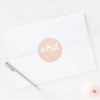 Eenvoudige, elegante monogram perzik roze bruiloft ronde sticker