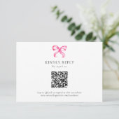 Eenvoudige Elegante Roze Bow Coquette Wedding QR C RSVP Kaartje (Staand voorkant)