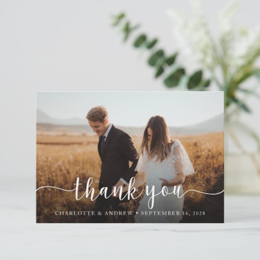 Eenvoudige Elegante Script Foto Bruiloft Dank u Ka Bedankkaart (Staand voorkant)