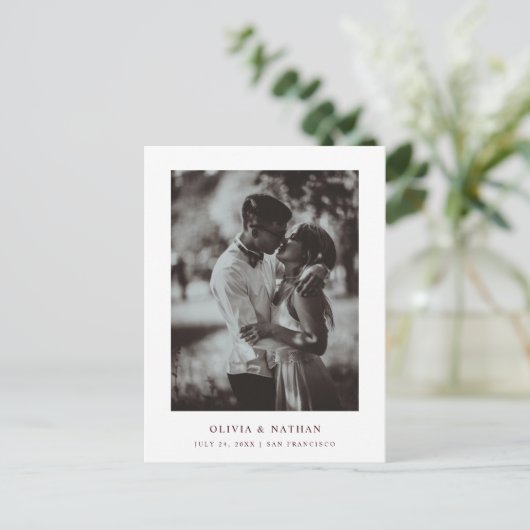 Eenvoudige elegante tekst en foto | Datum opslaan Aankondigingskaart (Staand voorkant)