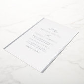 Eenvoudige Elegante Wit & Zilver Ontwerper Huwelij Folie Uitnodiging (Gedraaid)