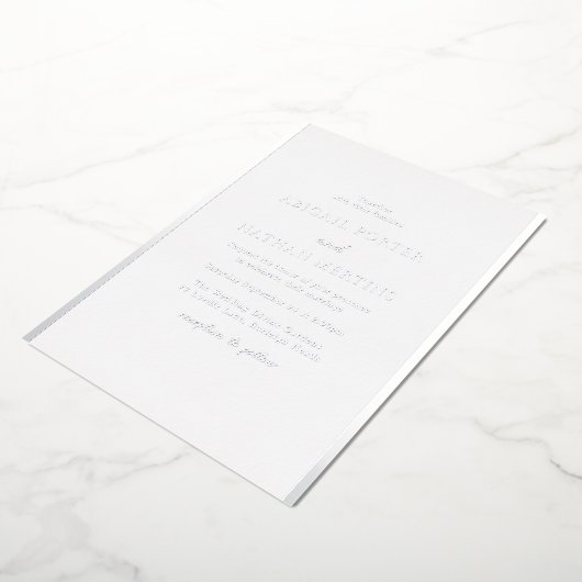 Eenvoudige Elegante Wit & Zilver Ontwerper Huwelij Folie Uitnodiging (Gedraaid)