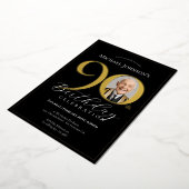 Eenvoudige Elegante Zwart Gouden Foto 90ste Verjaa Folie Uitnodiging (Gedraaid)