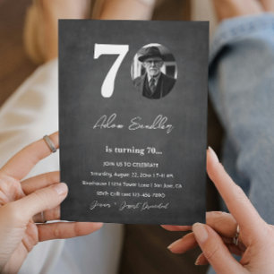 Eenvoudige en elegante 70e verjaardagsfeest grijze kaart