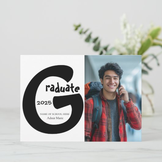 Eenvoudige en elegante diploma-uitreiking aankondi kaart (Staand voorkant)