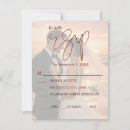 Eenvoudige en minimalistische romantische zonsonde RSVP kaartje