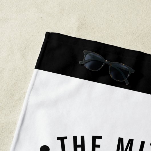 Eenvoudige en moderne familiereünie met achternaam strandlaken (In situ)