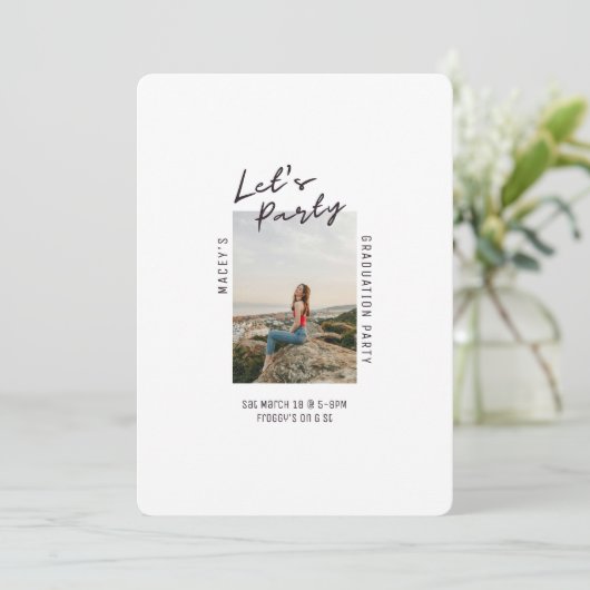 Eenvoudige enkele foto afstudeerfeest uitnodiging (Staand voorkant)