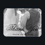 Eenvoudige foto dank u elegante bruiloft magneet<br><div class="desc">Elegante en klassieke bruiloft bedankt je magneet met een eenvoudig design met een pure bekleding en "dank je" in een formele zwarte kalligrafie, samen met jouw naam in een sans serif lettertype, over je favoriete foto. U kunt de pure bekleding verwijderen door de "pas"knoop aan te klikken. Een traditioneel en...</div>