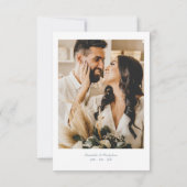 Eenvoudige foto Dusty Blue Monogram bruiloft Bedankkaart (Achterkant)