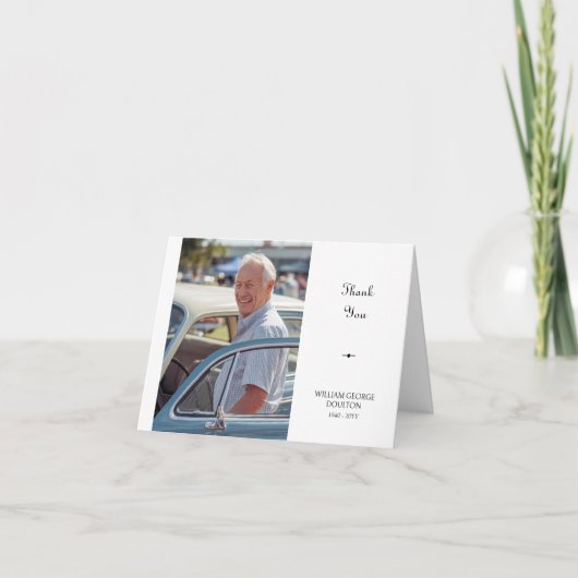 Eenvoudige foto Kleine gevouwen begrafenis Bedankkaart (Voorkant)