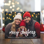 Eenvoudige foto met wit Merry Christmas Script Feestdagenkaart<br><div class="desc">ONTWERP VOORZIJDE: De horizontale foto's de volledige voorzijde van het briefkaart. Een moderne zoektocht naar een feestelijke fotokaart met een groot "vrolijk kerstfeest" in een funky,  handgeschreven scriptlettertype. De achtergrond is uw foto.</div>