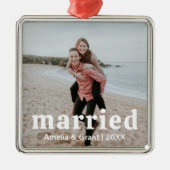 Eenvoudige foto Moderne Eerste Kerstmis Getrouwd Metalen Ornament (Voorkant)