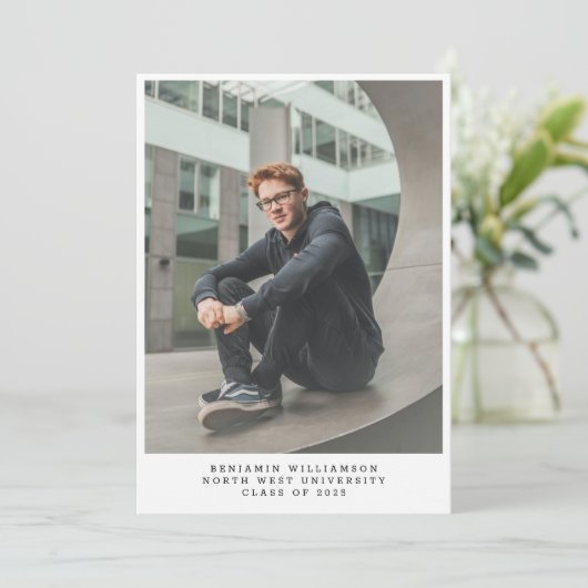 Eenvoudige Foto Schrijfmachine Typografie Afstuder Aankondiging (Staand voorkant)