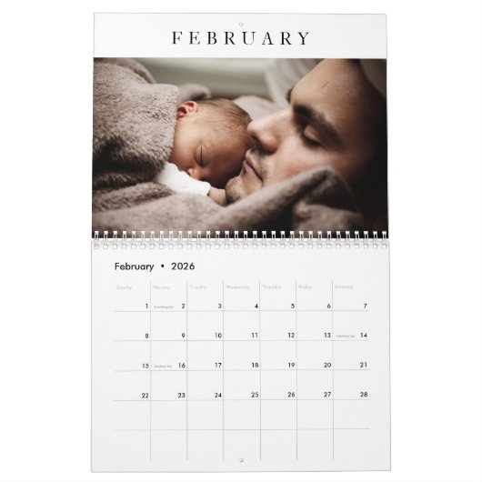 Eenvoudige foto van een moderne, minimale whitepap kalender (Feb 2026)