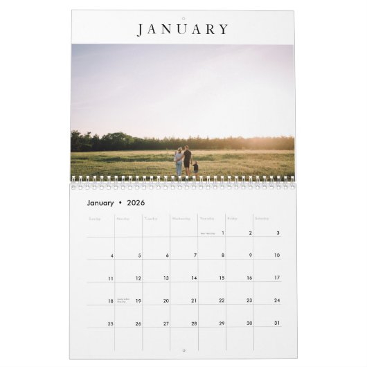 Eenvoudige foto van een moderne, minimale whitepap kalender (Jan 2026)
