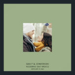 Eenvoudige foto Weddenschap groene handtekening Poster<br><div class="desc">Pas dit poster eenvoudig aan met je eigen foto (die naar vierkante oriëntatie moet worden gehakt) en typografie en laat het beschikbaar voor gasten om op je trouwdag te tekenen. Je hebt nog jaren een mooie memento. De achtergrond en zwarte tekst kunnen worden gewijzigd om uw eigen trouwkleuren aan te...</div>