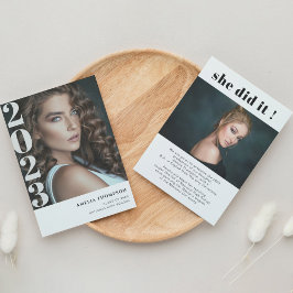 Eenvoudige foto Ze deed het Afstuderen kondiging Aankondiging