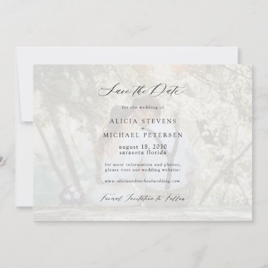 Eenvoudige fotobekleding elegant script bruiloft save the date (Achterkant)