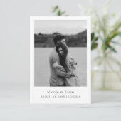Eenvoudige foto's van Elegant Black en White Save The Date (Staand voorkant)