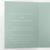 Eenvoudige gedempte groene foto elegante bruiloft drieluik uitnodiging (Binnenzijde eerst)