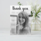 Eenvoudige gedurfde typografie Modern Afstuderen Bedankkaart (Staand voorkant)