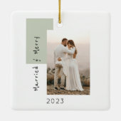 Eenvoudige 'getrouwde' en 'Merry Photo Pas getrouw Keramisch Ornament (Achterkant)