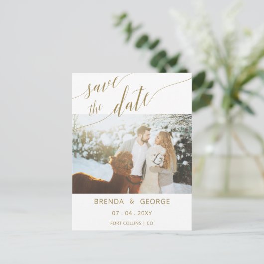 Eenvoudige Gold Script-kalligrafie Sparen de Datum Aankondigingskaart (Staand voorkant)