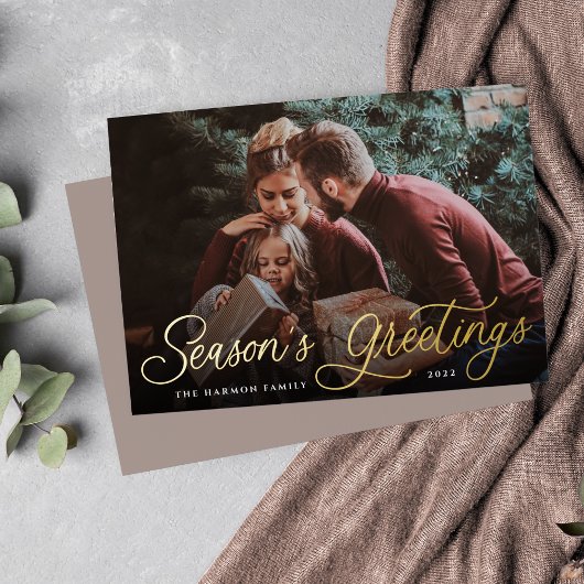 Eenvoudige Gold Script Overlay Seasons Greetings F Folie Feestdagenkaart