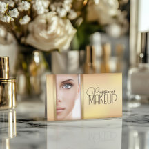 Eenvoudige gouden vrouw gezicht make-up artiest Ka