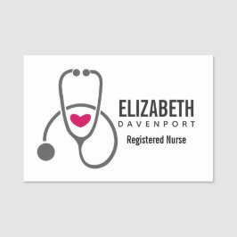 Eenvoudige grijze neurserende stethoscoop met rood naamplaatje