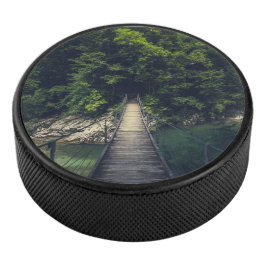 Eenvoudige hangbrug over de Idrijca, handschoen Hockey Puck