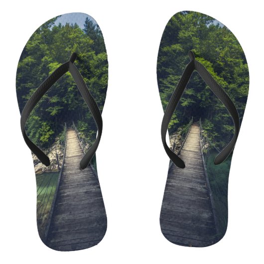 Eenvoudige hangbrug over de Idrijca, handschoen Teenslippers (Voetbed)