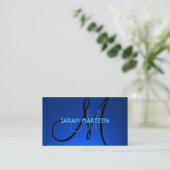 Eenvoudige helderblauwe aangepaste monogram visite visitekaartje (Staand voorkant)