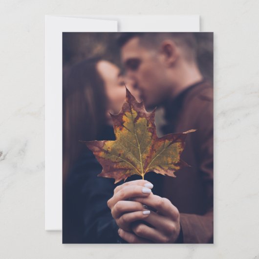 Eenvoudige Herfst Leaf Mauve Monogram Foto Bruilof Kaart (Achterkant)