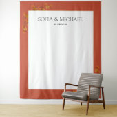 Eenvoudige herfstbladeren terracotta bruiloft acht wandkleed (In situ)