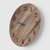 Eenvoudige houten schuur op het platteland grote klok (Hoek)