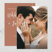 Eenvoudige Initialen Script Terracotta foto bruilo Kaart (Voorkant / Achterkant)