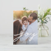Eenvoudige Joy Handgeschreven Script Kerstfoto Feestdagenkaart (Staand voorkant)